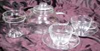 TEA FOR TWO  Szklany dzbanek z zaparzaczem + 2 filiżanki